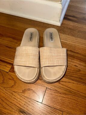 Steve Madden Natural Raffia Slide Sandals